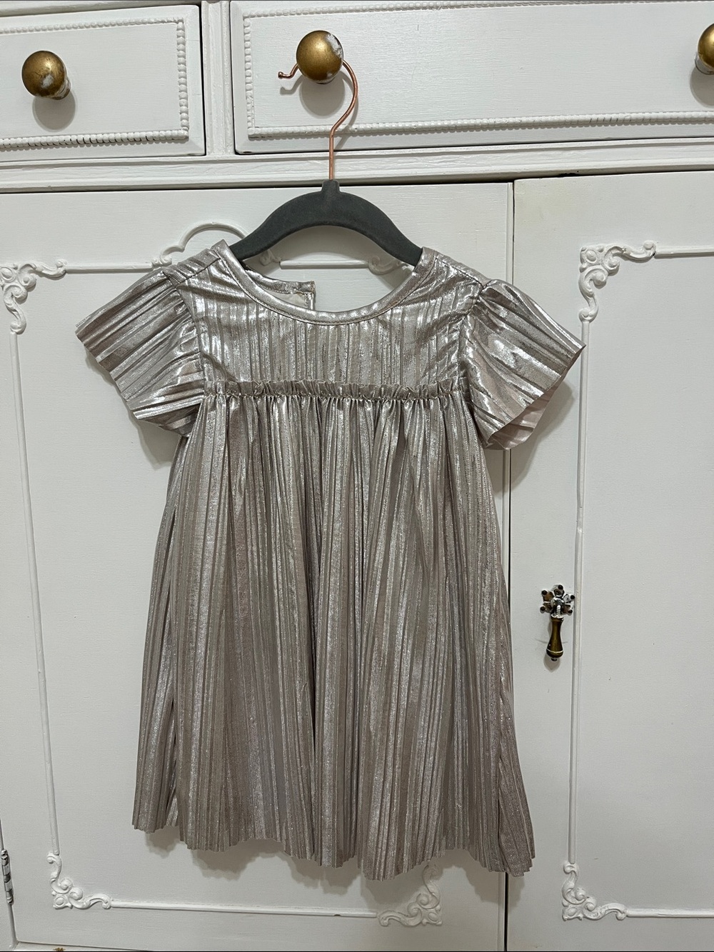 Girls Metallic Silver Party Dress - Elegant Pleated Short Sleeve